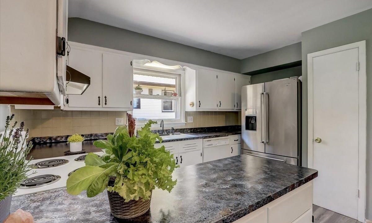 Wauwatosa House for Sale Rhonda Simonson